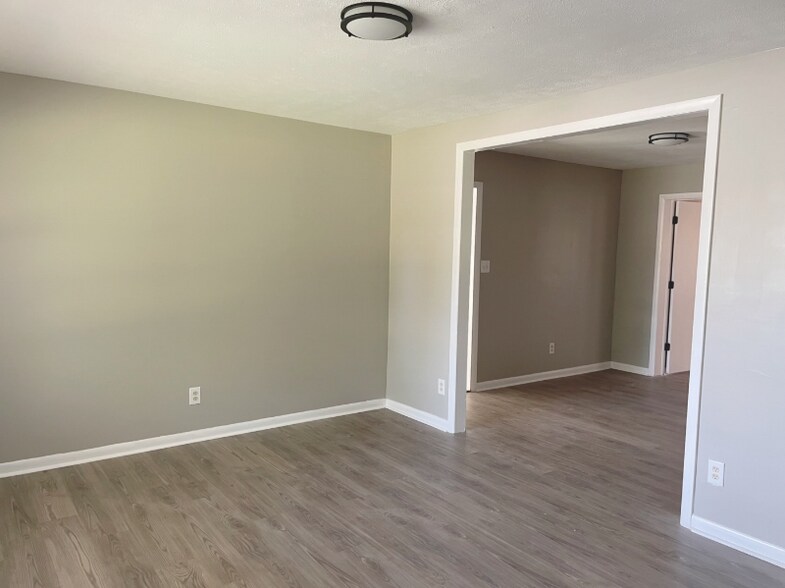 Building Photo - 4709 Cheltenham Rd