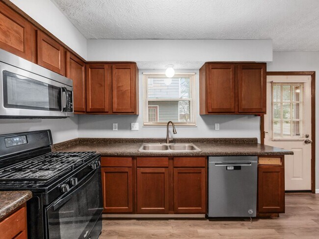 Building Photo - This home is going to go FAST! Apply TODAY!