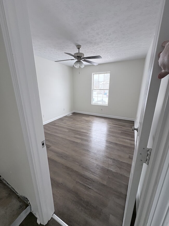 Building Photo - 122 Karen Ct