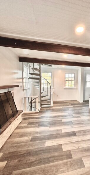 Building Photo - 1301 W Strasburg Rd
