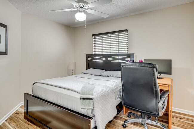 Building Photo - 3812 Tallcott Dr