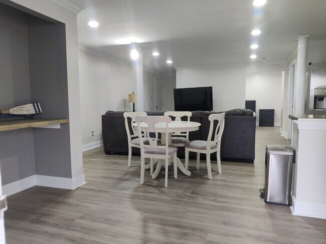 Building Photo - 227 Dove Rd