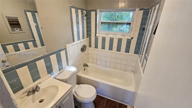 Building Photo - 374 NW 31st Ave