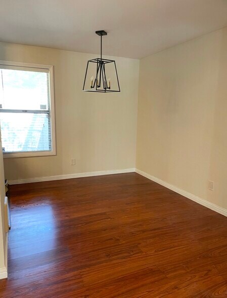 Building Photo - 713 Canonbury Way