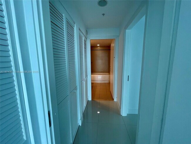 Building Photo - 300 S Biscayne Blvd