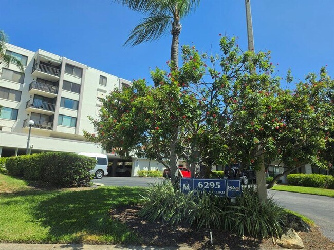 Building Photo - 6295 Bahia Del Mar Cir