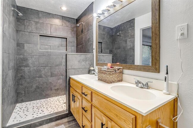 Building Photo - 8328 Tucson Trl
