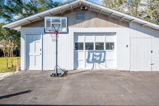 Building Photo - FURNISHED OFF-SEASON BEACH HOME NOW AVAILABLE