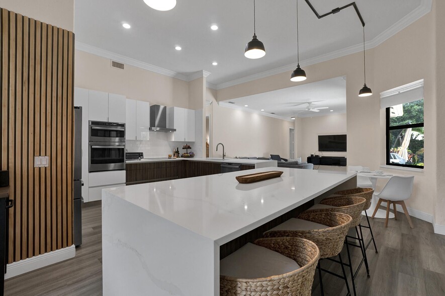 Building Photo - 5718 NW 50th Dr