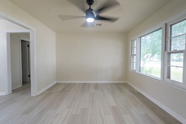 Building Photo - Moore Rent to Own Home!