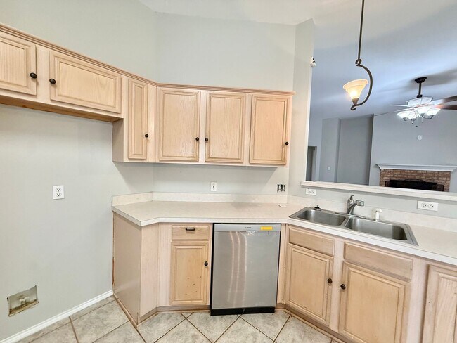Building Photo - Charming 4-bed/2-bath in Bullard’s Legacy Estates!