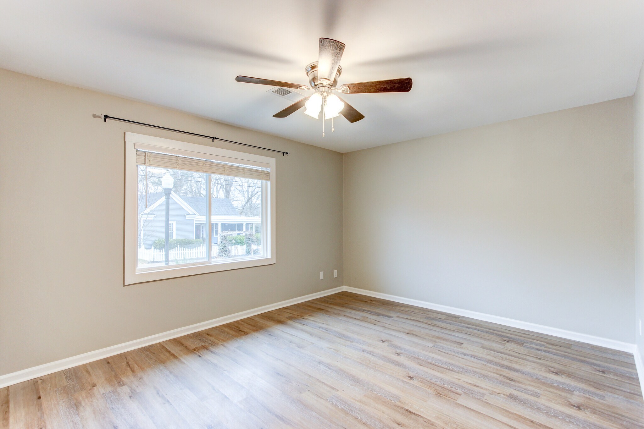 Building Photo - 48 Clark St