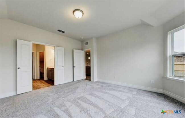 Building Photo - 2281 Kiskadee Dr