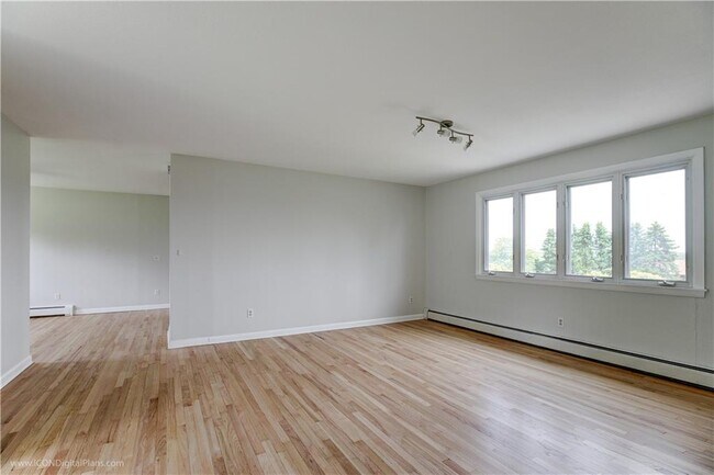 Building Photo - 501 Sandy Point Ave