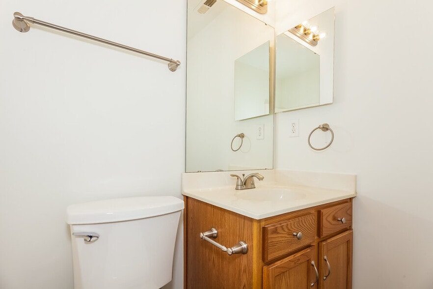 Building Photo - 6013 Spanish Moss Ln