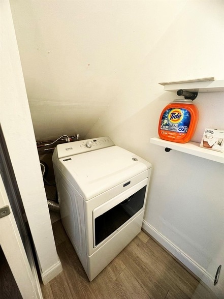 Building Photo - 321 Sandtree Dr