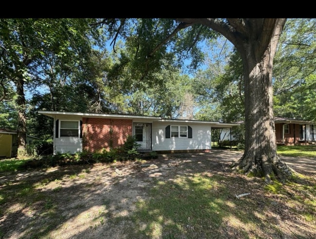 Building Photo - 3141 Oak Forest Dr