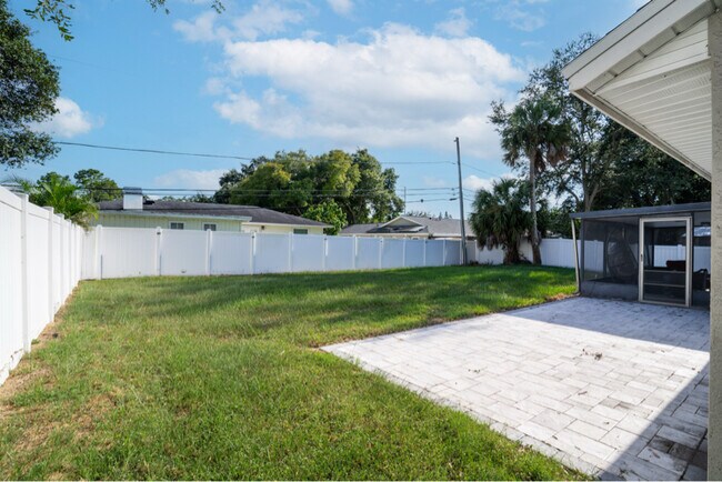 Building Photo - 1356 Noell Blvd