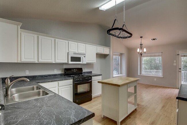 Building Photo - 4811 Mather