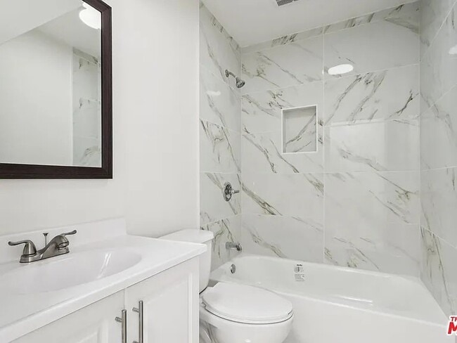 Building Photo - 1677 E 111th St