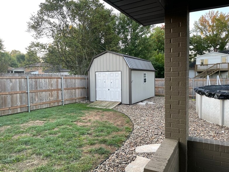 Building Photo - 8733 Hanover Dr