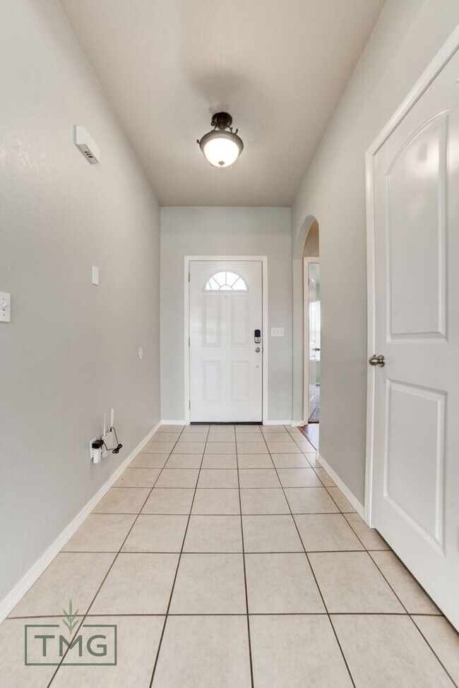 Building Photo - Great 3/2/2 in Owasso’s Lake Valley!