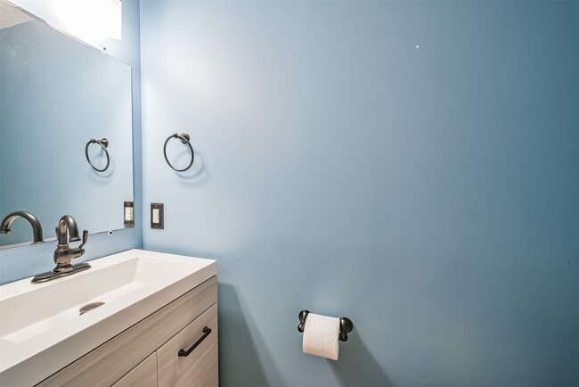 Building Photo - 12526 Chessington Dr