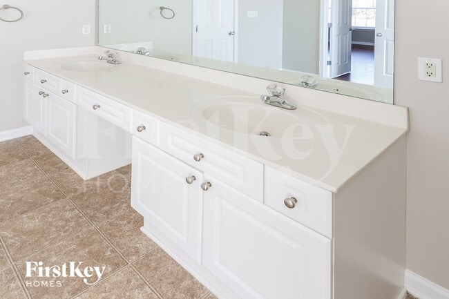 Building Photo - 936 Old Cahaba Dr