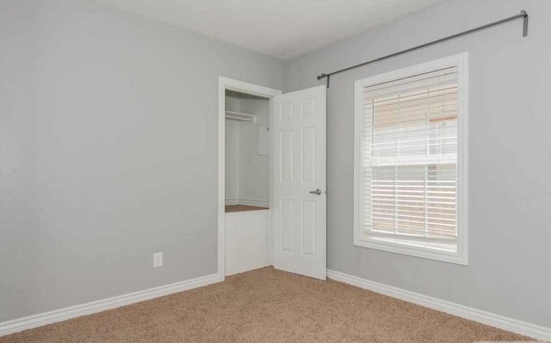 Building Photo - 594 J St