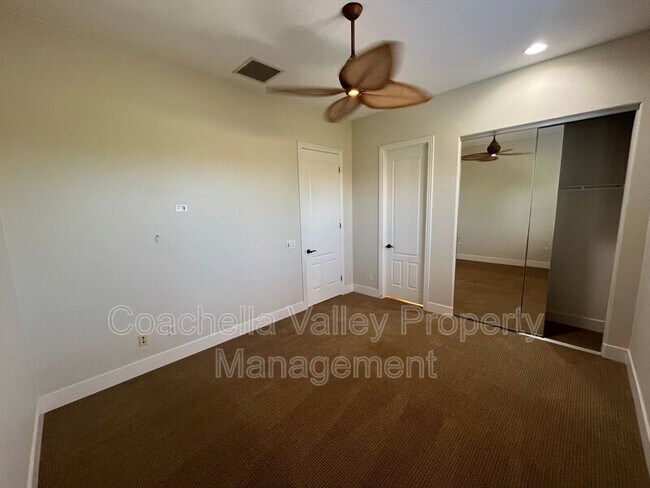 Building Photo - 135 Tesori Dr