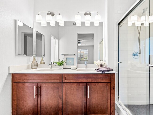 Building Photo - 706 Colorado Cir