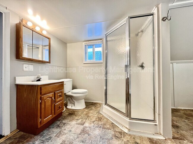 Building Photo - 429 Carrier St NE