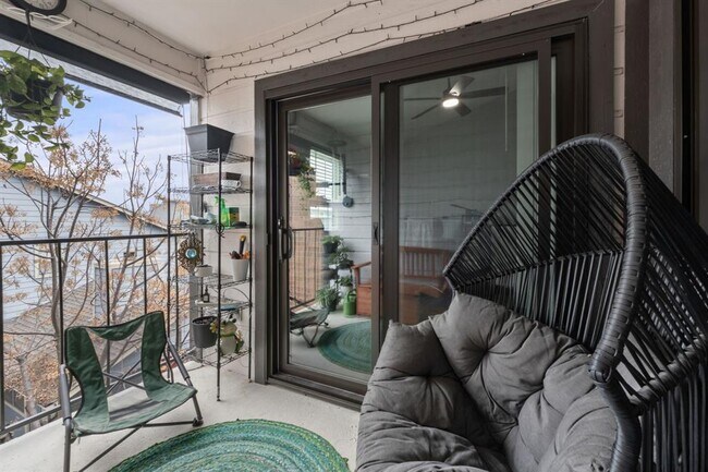 Building Photo - 203 E 31st St