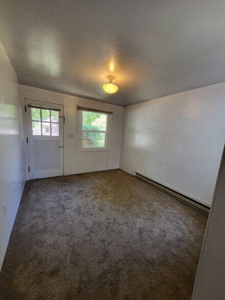 Primary Photo - 302 1st Ave