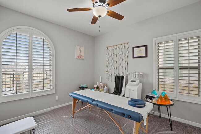 Building Photo - 4567 Marisabel Azcarate St