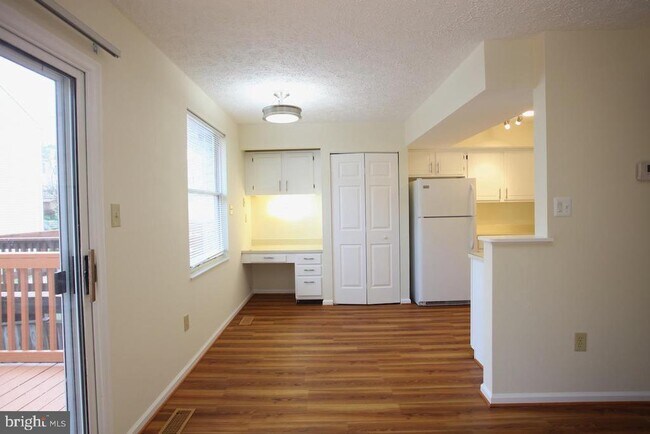 Building Photo - 408 Fleece Flower Dr