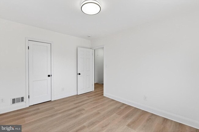 Building Photo - 1870 Yakona Rd