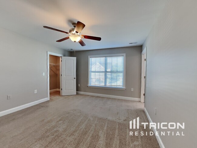 Building Photo - 508 Lakemont Dr