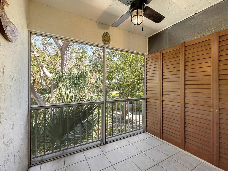 Building Photo - 98202 Windward Ave