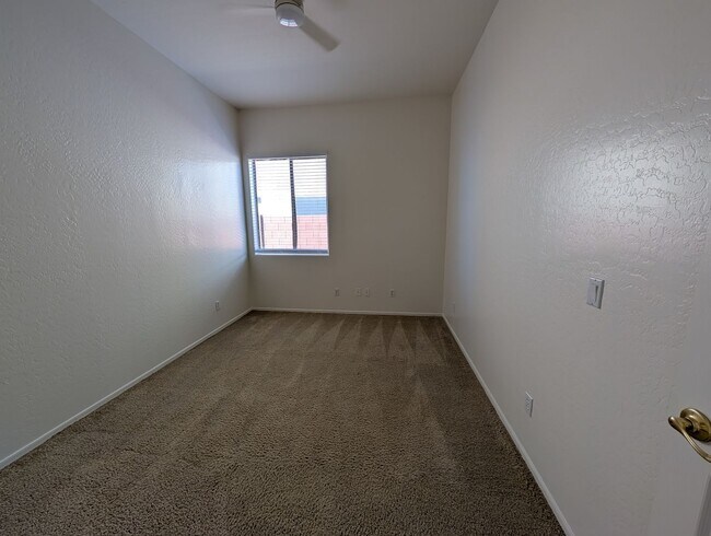 Building Photo - 4 bedroom 2 Bathroom Cooper Commons Home