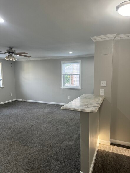 Building Photo - 118 3rd Ave