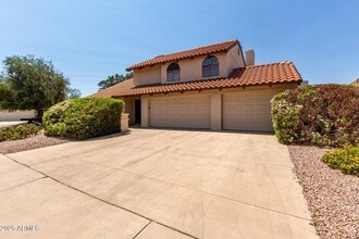 Building Photo - 2050 W Nido Ave