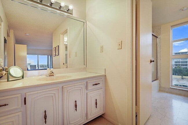 Building Photo - 3520 S Ocean Blvd