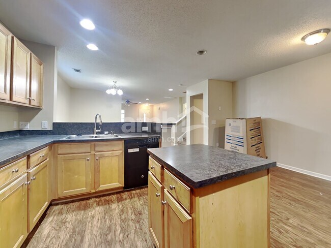 Building Photo - 1073 Briar Rose Ln