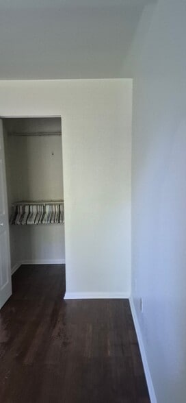 Building Photo - 57 Forest Cv