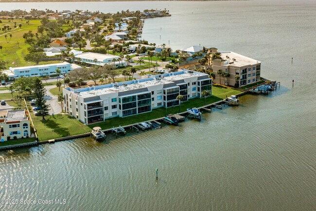 Building Photo - 1825 Minutemen Causeway