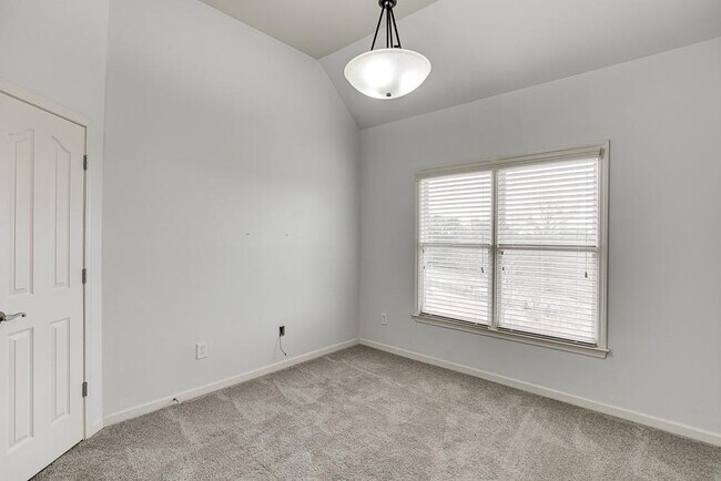 Building Photo - 4537 Grandview Pkwy