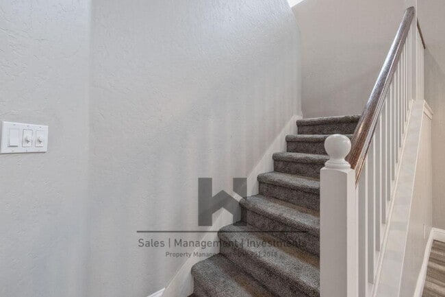 Building Photo - 3169 Brickfield Ave