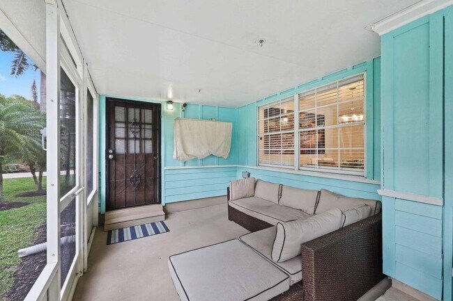 Building Photo - 5554 Hibiscus Rd