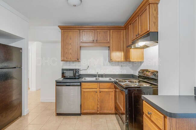 Building Photo - 1225 Euclid Ave NE
